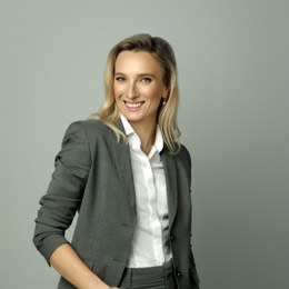 黄金珠宝投资双雄:周大福(01929)与老铺黄金(06181),“买入”评级背后的增长逻辑